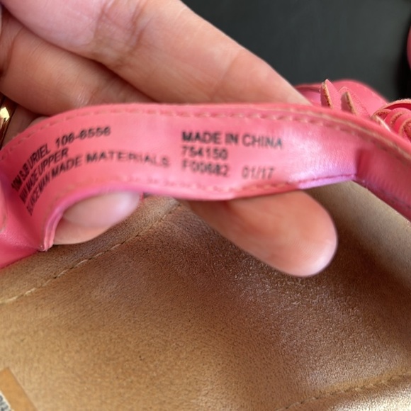 Coral Pink slip on sandals Size 10 - Picture 7 of 7